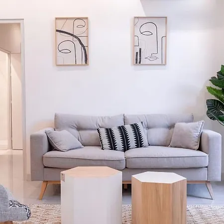 Luxury With Large Terrace On Famous Rue D'antibes! - Pasteur By Halldis Lägenhet Cannes