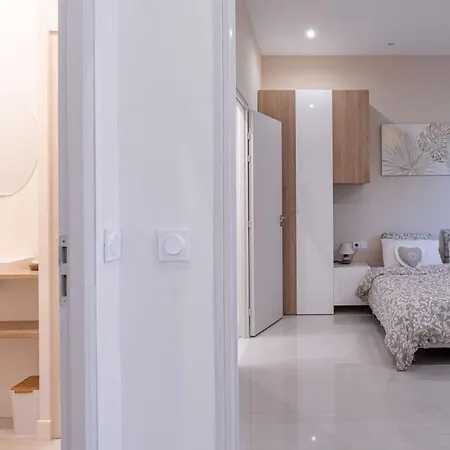 Luxury With Large Terrace On Famous Rue D'antibes! - Pasteur By Halldis Lägenhet *