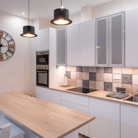 Luxury With Large Terrace On Famous Rue D'antibes! - Pasteur By Halldis Apartment