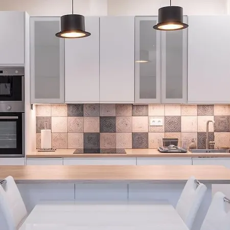 Apartman Luxury With Large Terrace On Famous Rue D'antibes! - Pasteur By Halldis Cannes